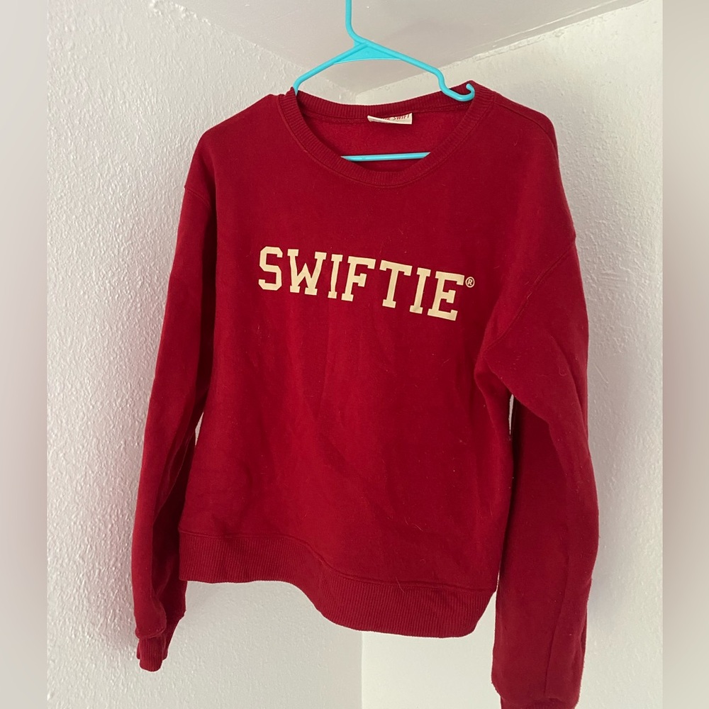 COPY - Taylor Swift Red eta Swiftie sweatsuit
